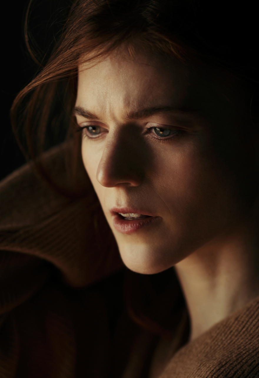 MONROWE Magazine » Rose Leslie out of Her Comfort Zone