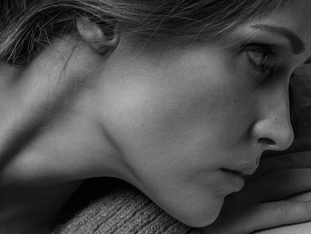 Image of Rose Byrne, close-up, black and white photo by Stefani Pappas.