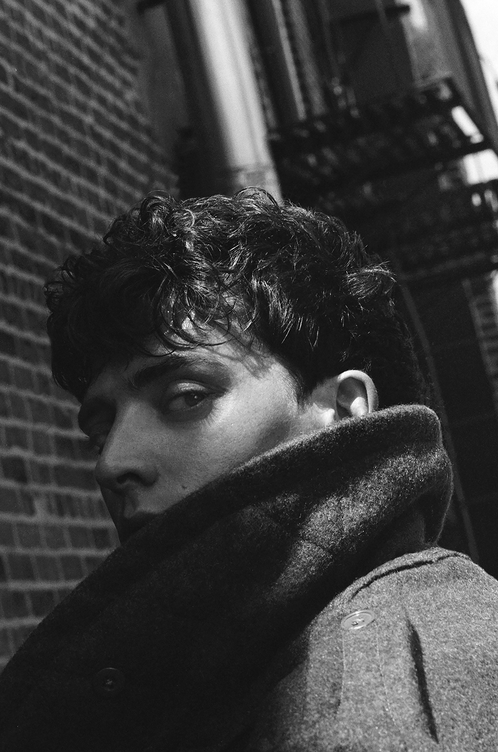 Black and White photo of Aneurin Barnard by Francesco Barion.