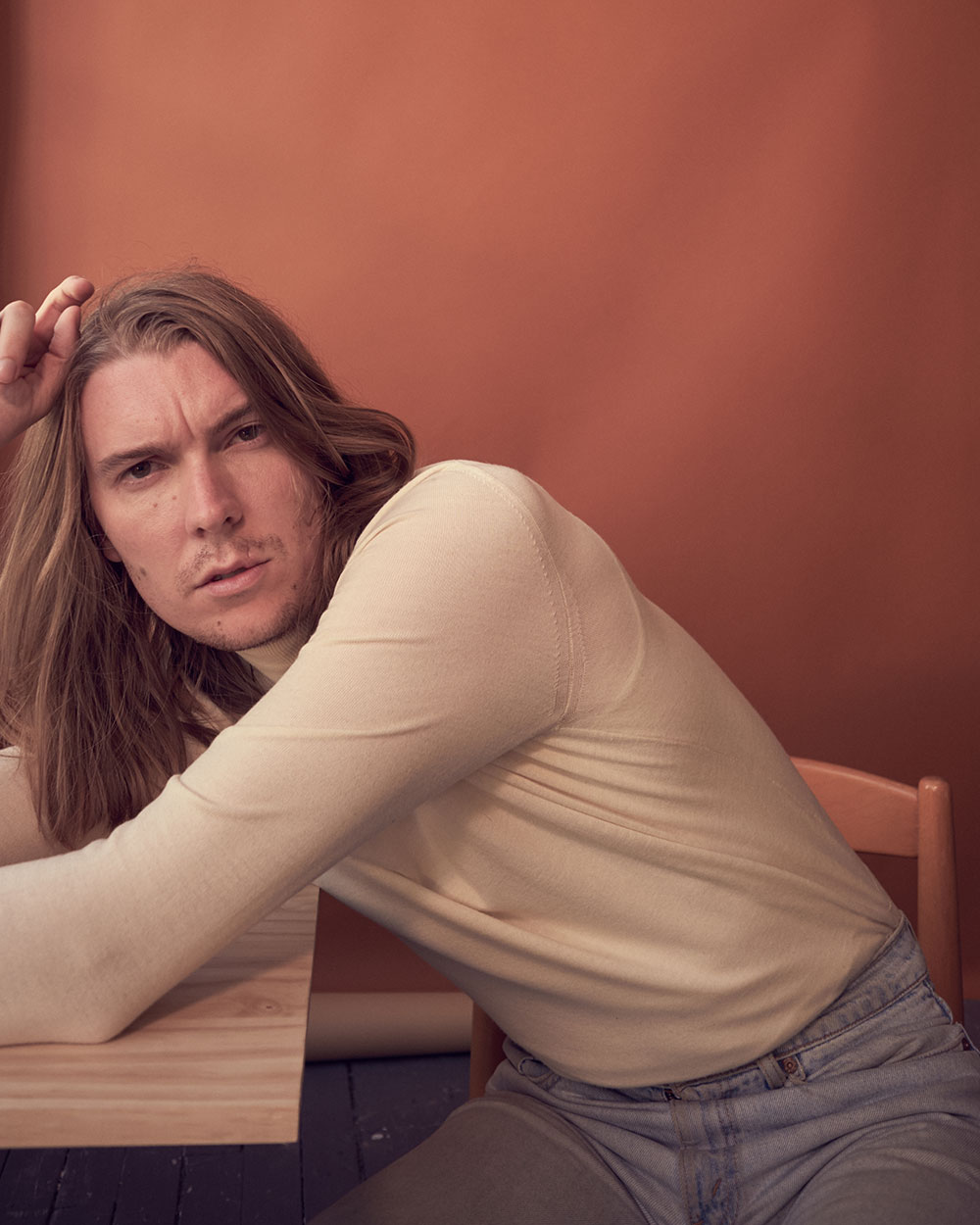 Colored photo of musician Alex Cameron by JackO’Connor for MONROWE Magazine
